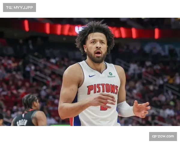 康宁汉姆本轮表现出色，成为詹姆斯后首位东部球员达成30+5+10+3+3